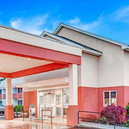 Days Hotel By Wyndham Methuen Ma Conference Center Εξωτερικό φωτογραφία
