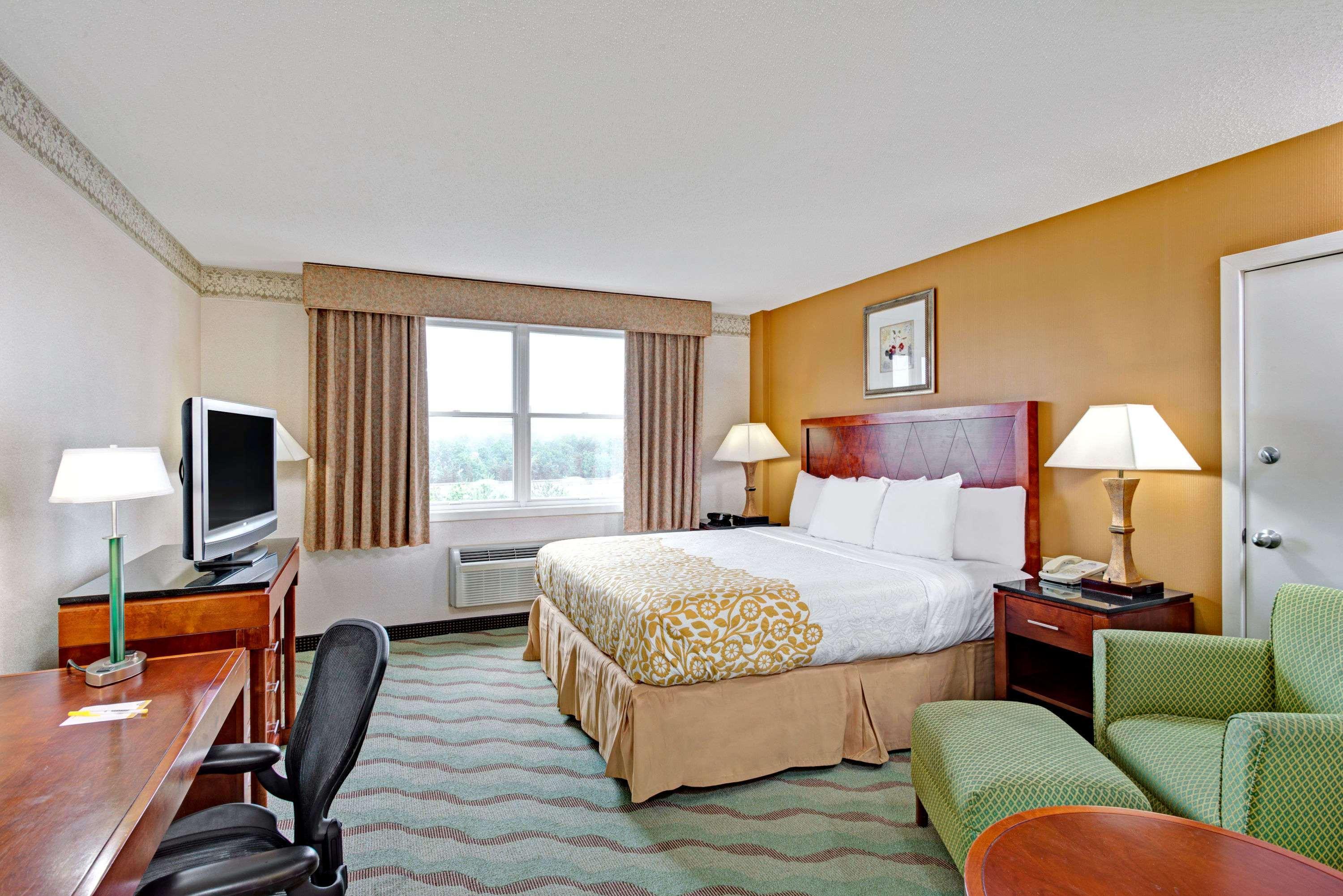 Days Hotel By Wyndham Methuen Ma Conference Center Εξωτερικό φωτογραφία
