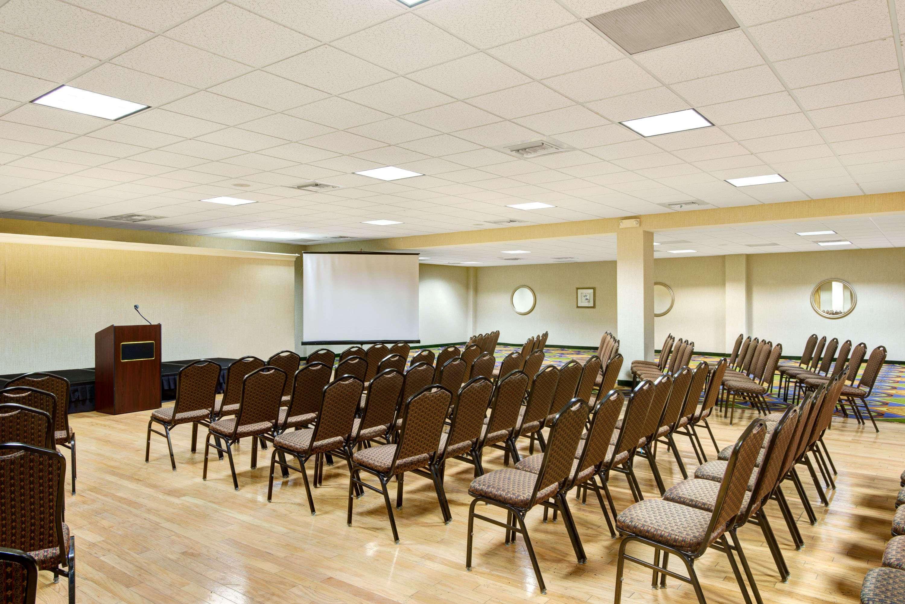 Days Hotel By Wyndham Methuen Ma Conference Center Εξωτερικό φωτογραφία