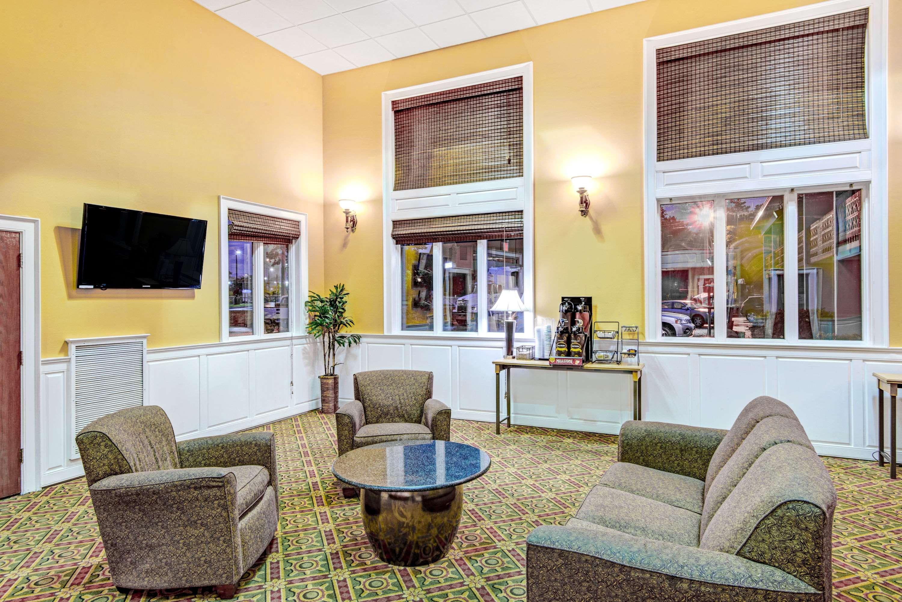 Days Hotel By Wyndham Methuen Ma Conference Center Εξωτερικό φωτογραφία
