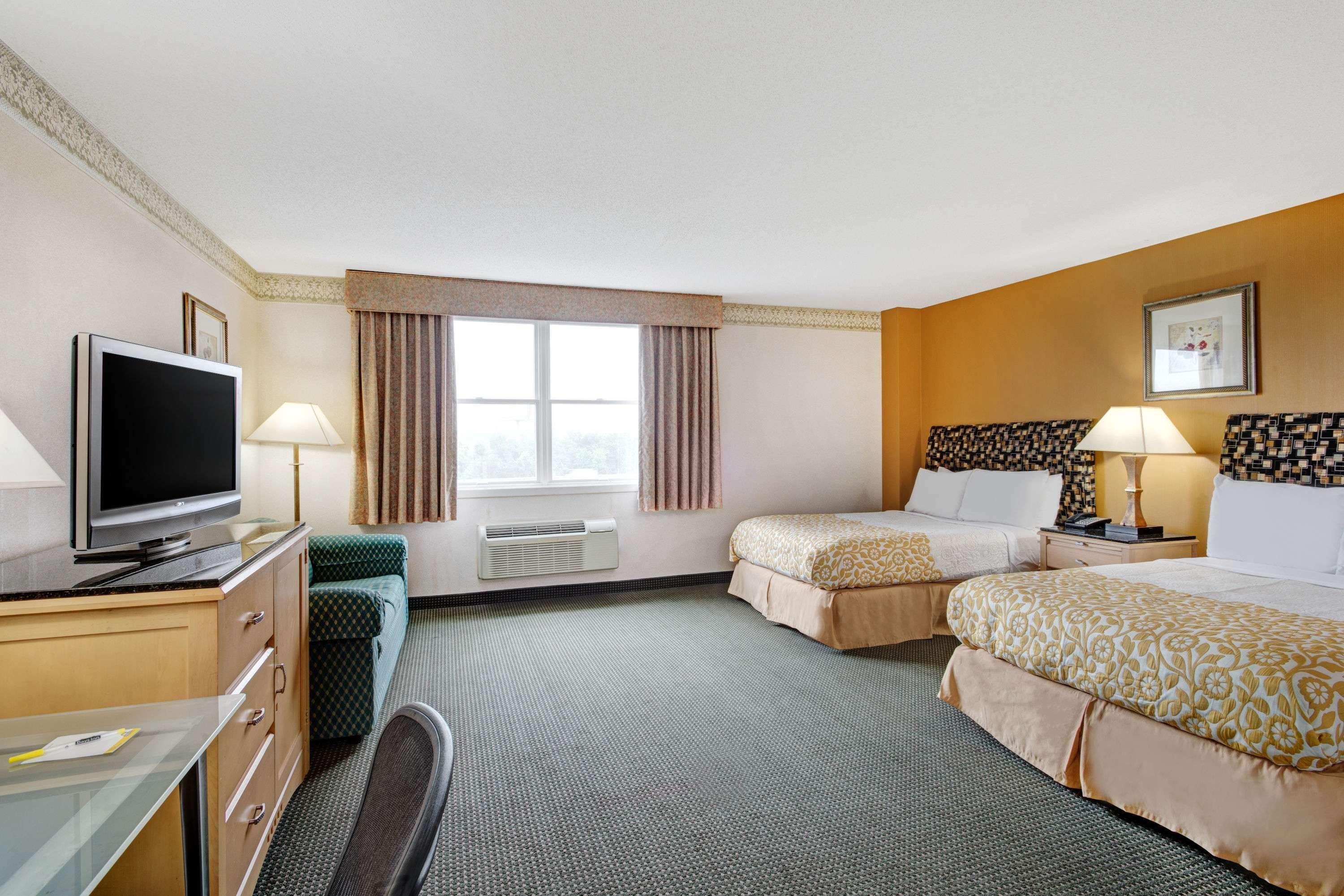 Days Hotel By Wyndham Methuen Ma Conference Center Εξωτερικό φωτογραφία